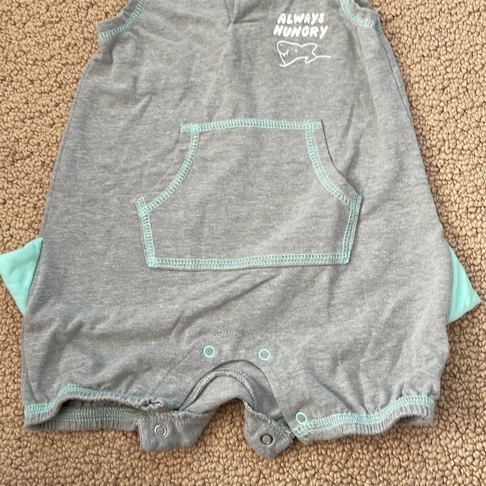 Shark onsie - Picture 4 of 4